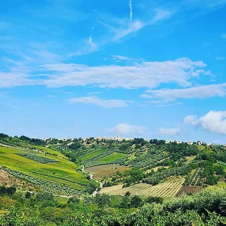 Casa A Ortona Con 2 Camere, Parcheggio E Mare A 10 Min