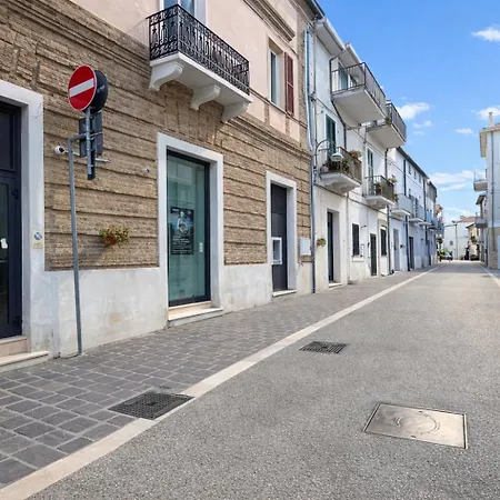 Ortona, Casa Intera, 7 Posti Letto, 2 Bagni, Free Parking, Mare A 10 Minuti Holiday home *