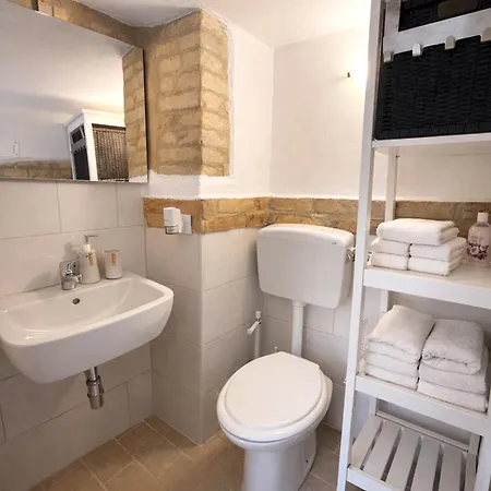 Casa A Ortona Con 2 Camere, Parcheggio E Mare A 10 Min *