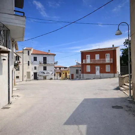 Casa A Ortona Con 2 Camere, Parcheggio E Mare A 10 Min