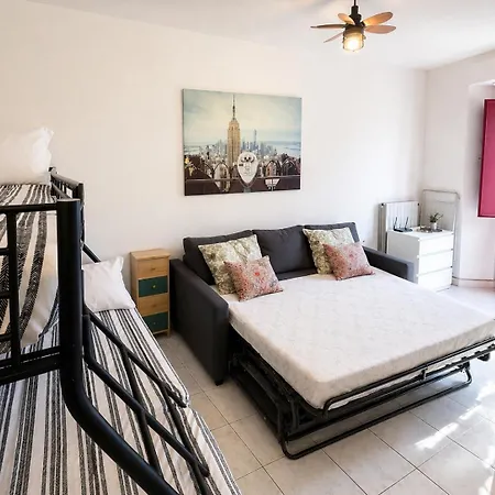 Ortona, Casa Intera, 7 Posti Letto, 2 Bagni, Free Parking, Mare A 10 Minuti *