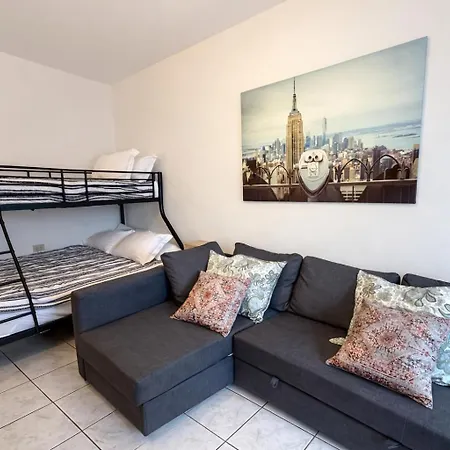 Ortona, Casa Intera, 7 Posti Letto, 2 Bagni, Free Parking, Mare A 10 Minuti *